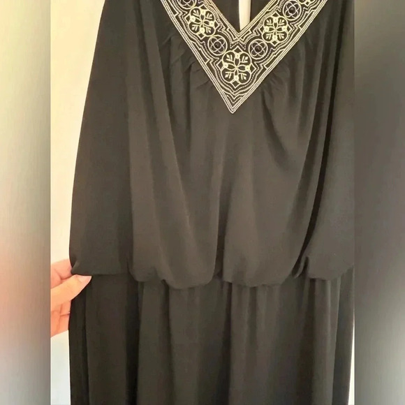 White House Black Market sleeveless midi dress, XL, embellished vneck, Elegant - Picture 9 of 10